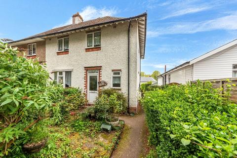 5 bed property, in Central Avenue, £275,000