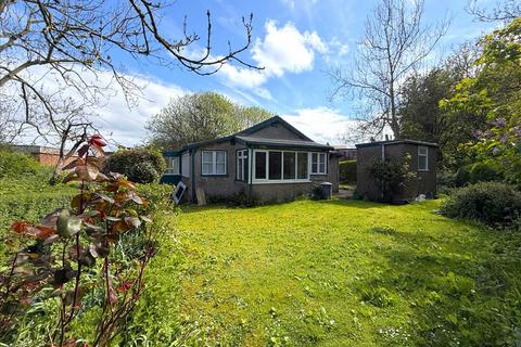 2 bed property, in The Fold, £100,000