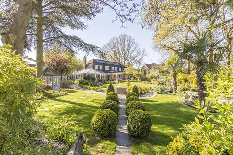 5 bed property, in The Woodlands, £1,450,000