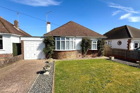 3 bed property, in Amberley Road, £525,000