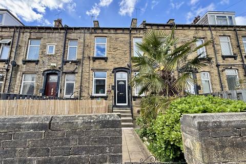2 bed property, in Vine Terrace East, £150,000