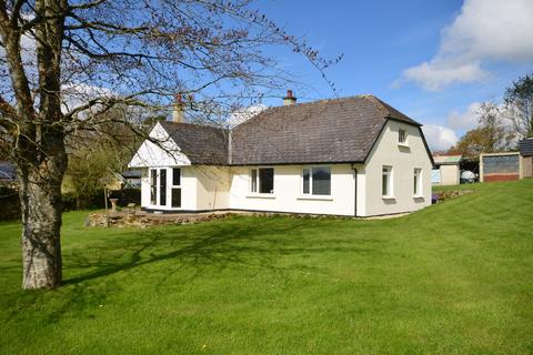 3 bed property, in Lynwood, £675,000
