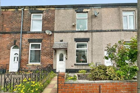 2 bed property, in New Cateaton Street, £140,000