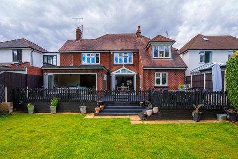 4 bed property, in Chester Road South, £650,000