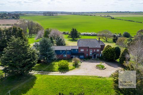 5 bed property, in Stow Lodge, £1,500,000