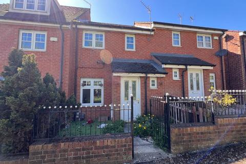 2 bed property, in Leazes Lane, £90,000