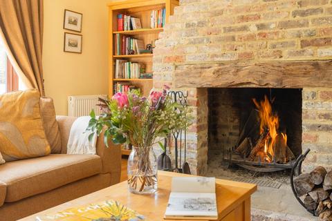 5 bed property, in Rocks Lane, £1,250,000