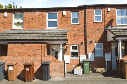 2 bed property, in Fairfax Street, £140,000