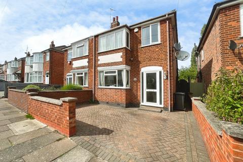 3 bed property, in Eastwood Road, £250,000