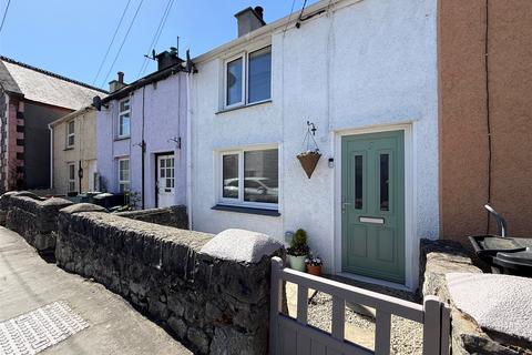 2 bed property, in Beaumaris Road, £165,000