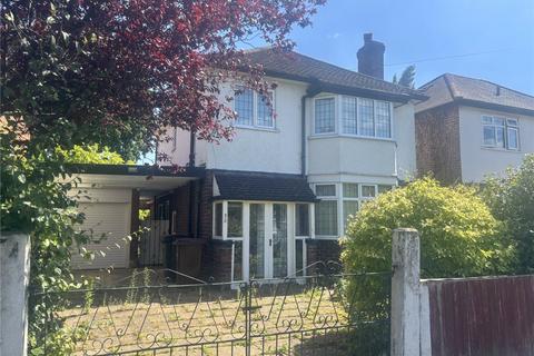 3 bed property, in Park Avenue, £450,000