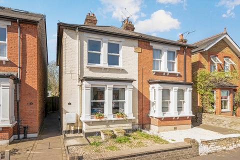 3 bed property, in Russell Road, £600,000