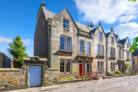 4 bed property, in Kinburn Place, £825,000