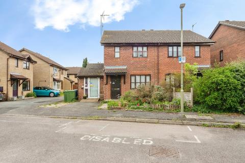 4 bed property, in Beaulieu Close, £299,950