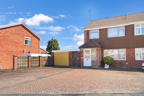 3 bed property, in Gibson Drive, £240,000