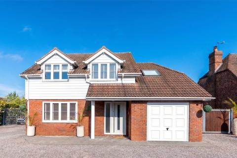 4 bed property, in Stonebridge Road, £735,000
