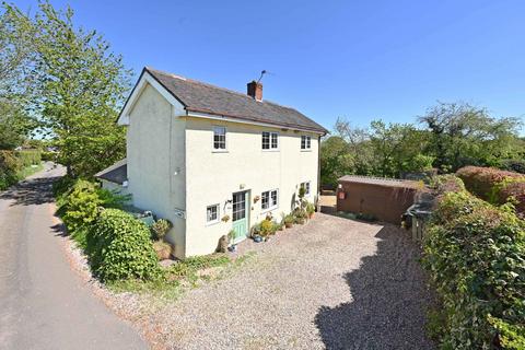 3 bed property, in Basset's Cottage, £350,000