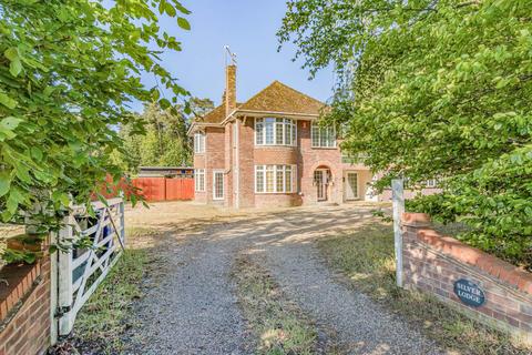 3 bed property, in Fiveways, £595,000