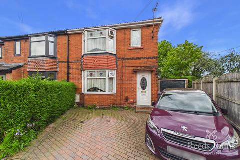 3 bed property, in Reasby Avenue, £180,000