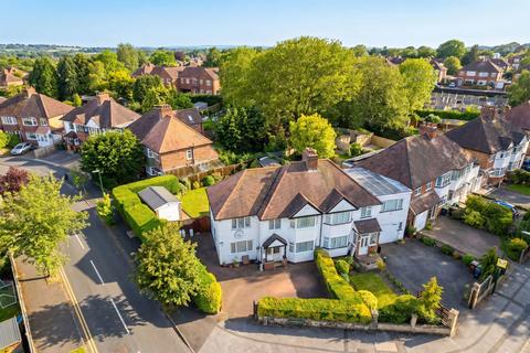 4 bed property, in Coombe Road, £409,950