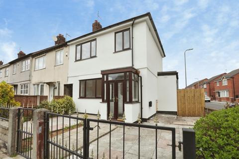 3 bed property, in Monfa Road, £170,000