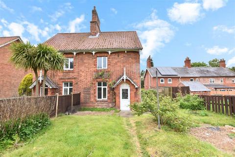 2 bed property, in Riby Church Hill, £155,000