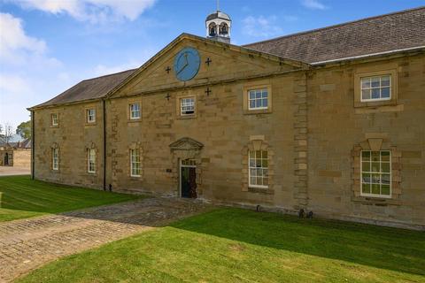 3 bed property, in Wynnstay Hall Estate, £239,950