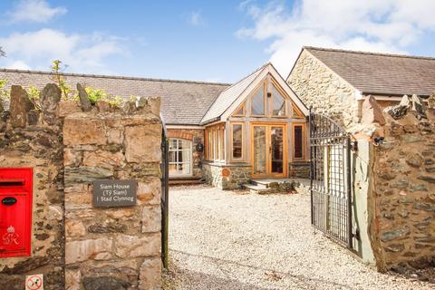 4 bed property, in Llanfairpwllgwyngyll LL61, £575,000