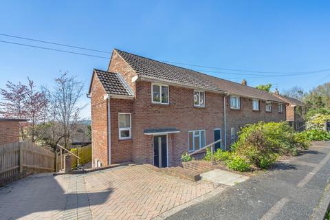 3 bed property, in The Lynchets, £425,000