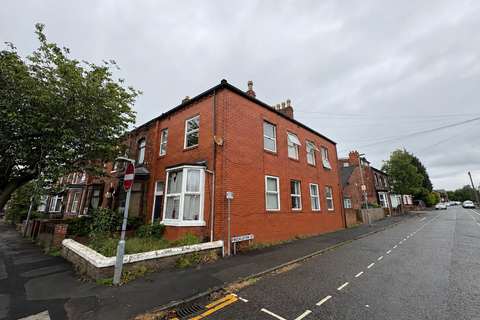 4 bed property, in Swinley Lane, £130,000