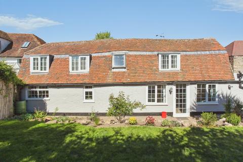 2 bed property, in The Square, £400,000