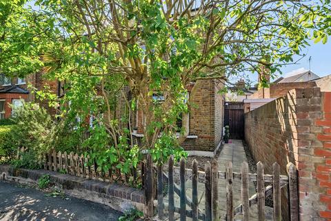 3 bed property, in Portman Road, £599,950