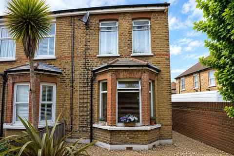 3 bed property, in Portman Road, £599,950
