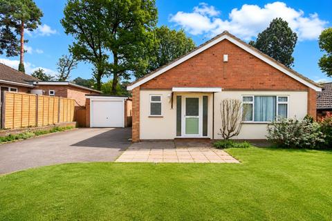 3 bed property, in Highclere, £600,000