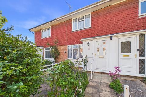 2 bed property, in Southview Close, £299,950