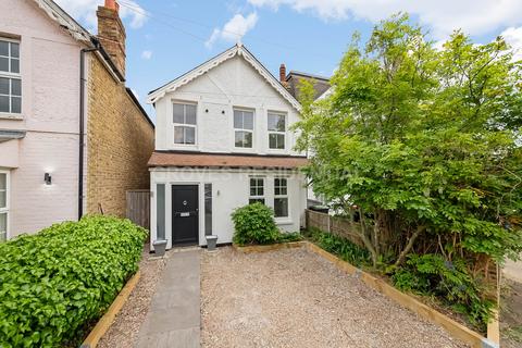 4 bed property, in Mount Pleasant Road, £1,000,000