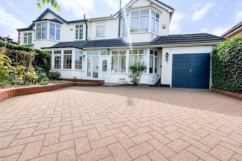 3 bed property, in Elmdon Lane, £425,000