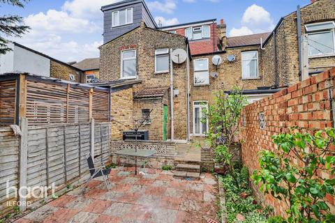 3 bed property, in Paget Road, £475,000