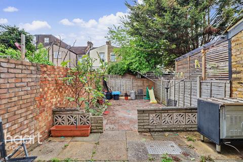 3 bed property, in Paget Road, £475,000