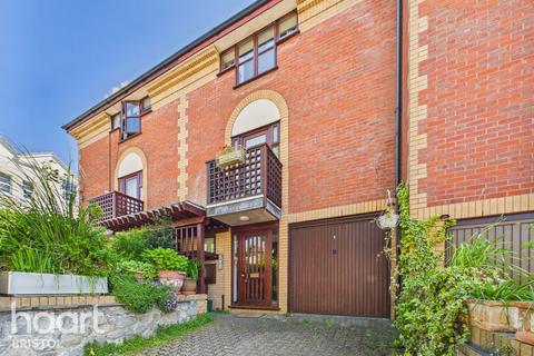 4 bed property, in St Michaels Hill, £700,000