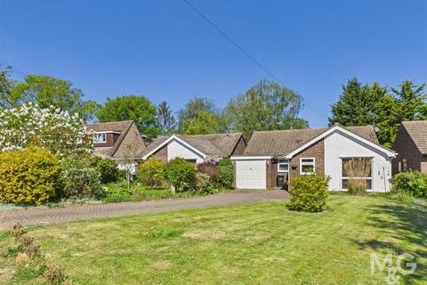 3 bed property, in Fordhams Close, £325,000