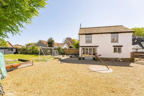 4 bed property, in Watton Road, £425,000