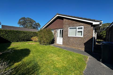 2 bed property, in Sopwith Crescent, £375,000