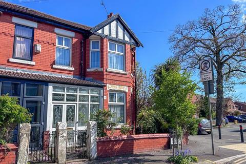3 bed property, in Alexandra Drive, £325,000