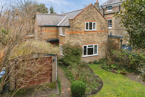 3 bed property, in Kidbrooke Grove, £1,000,000