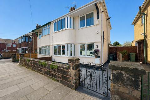 3 bed property, in Everest Road, £180,000