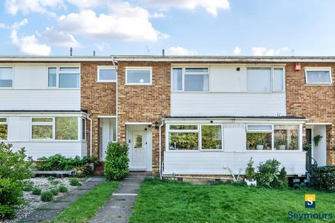2 bed property, in Guildford, £450,000