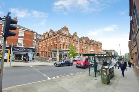 1 bed property, in Derby Street, £110,000