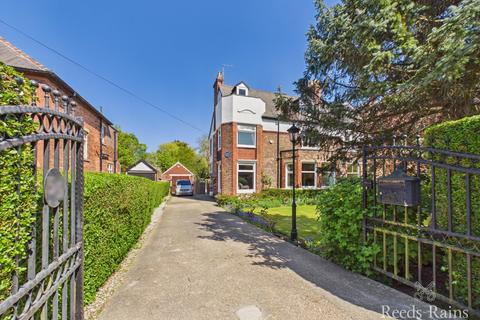 5 bed property, in Newland Park, £500,000
