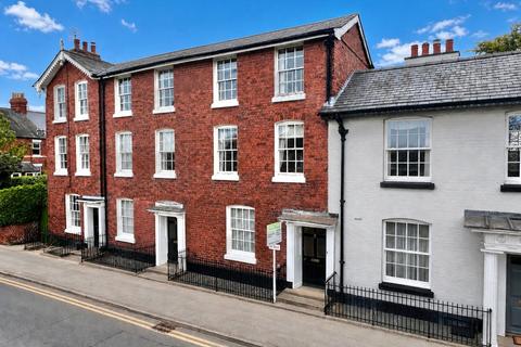 4 bed property, in Barton Road, £250,000
